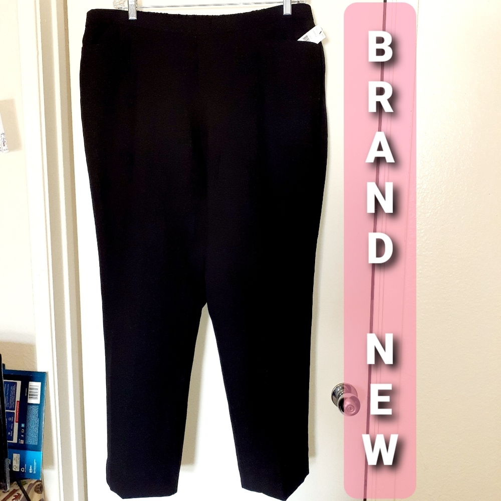 Black pull up pants. Size 22W. NWT. Laura …